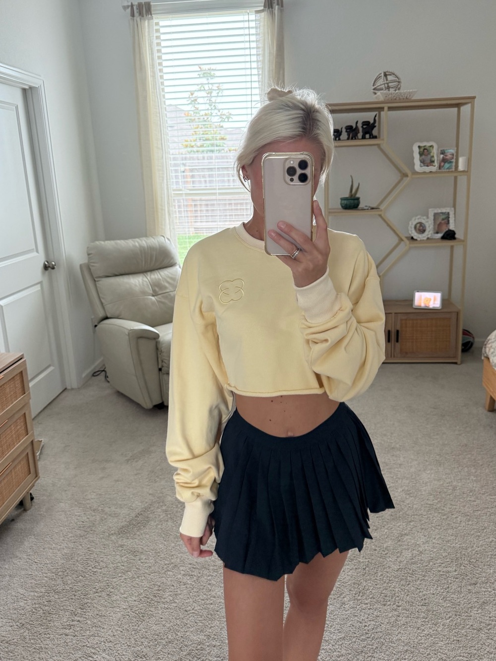 Saski collection yellow crop sweatshirt